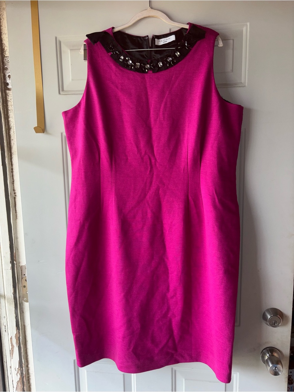 Tahari Woman fuschia jeweled neckline sheath dress size 18